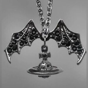 🦇NEW VIVIENNE WESTWOOD Bat 3D Orb Gunmetal Chain Necklace Silver Spooky Gothic